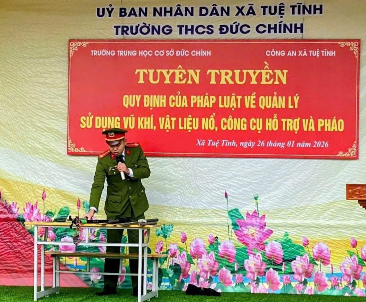 Công an xã Tuệ Tĩnh: Tổ chức tuyên truyền pháp luật cho học sinh Trường THCS Đức Chính